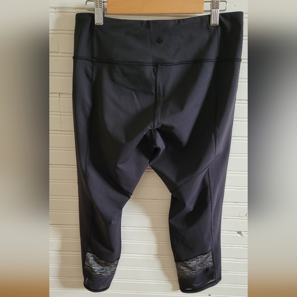 Lululemon black crop leggings-Size 8 - Picture 2 of 5